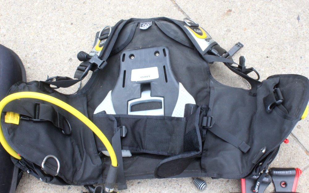MARES H.U.B. SCUBA DIVING GEAR SIZE SMALL
