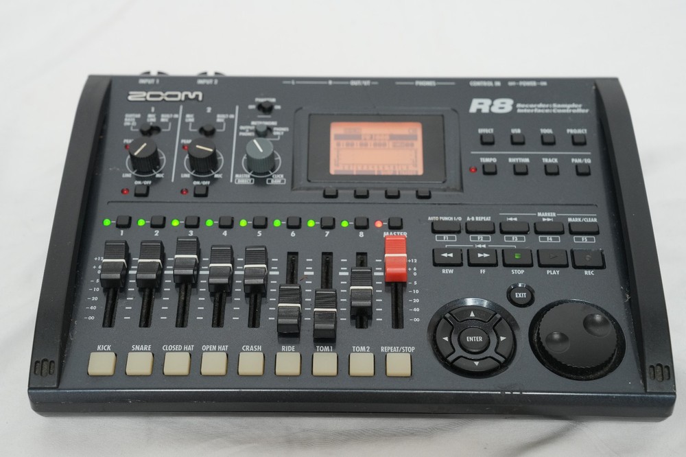ZOOM R8 Multitrack Recorder 2-track simultaneous recording, 8-track