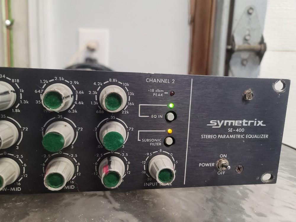 Vintage Symetrix SE-400 Black Tone Control Stereo Analog Parametric Equalizer