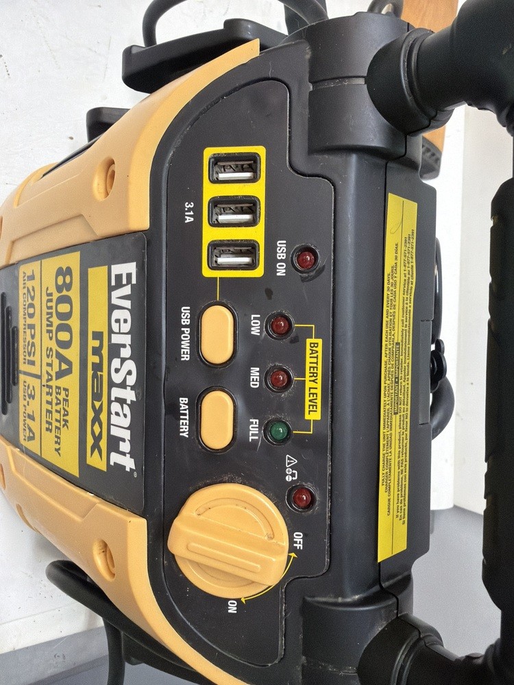 Everstart J7CE JUMP STARTER