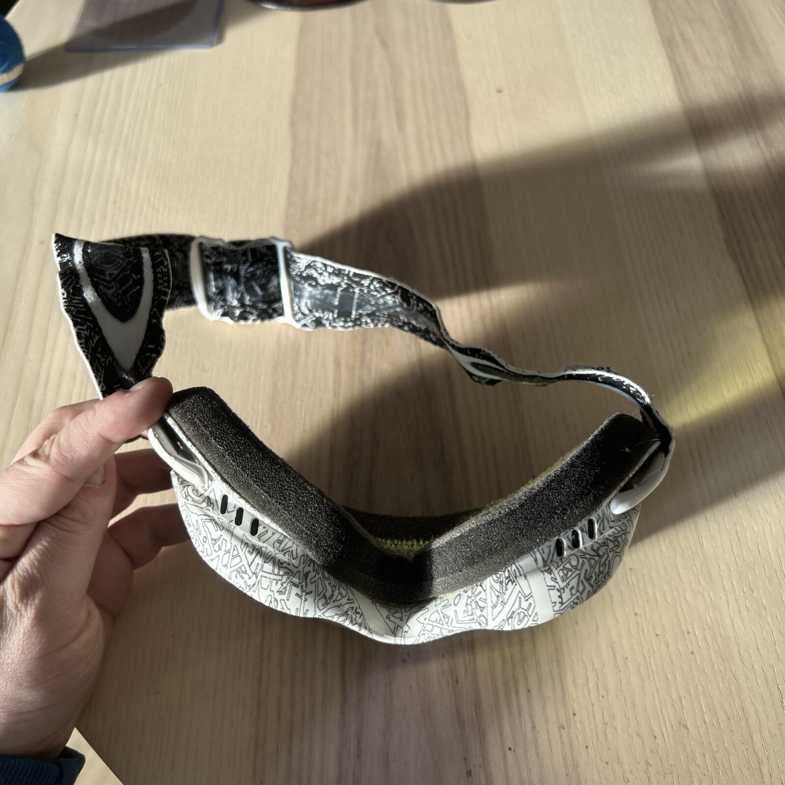 Oakley Crowbar Ski And Snowboard Goggles.