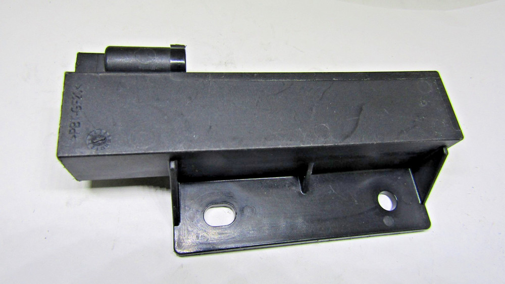 KEYLESS ENTRY PASSIVE ANTENNA  MODULE RECEIVER Mopar 68068148AA