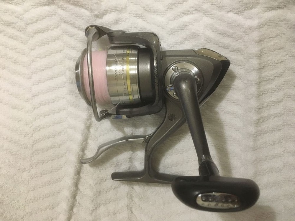 Daiwa TRI SO 2500LBD