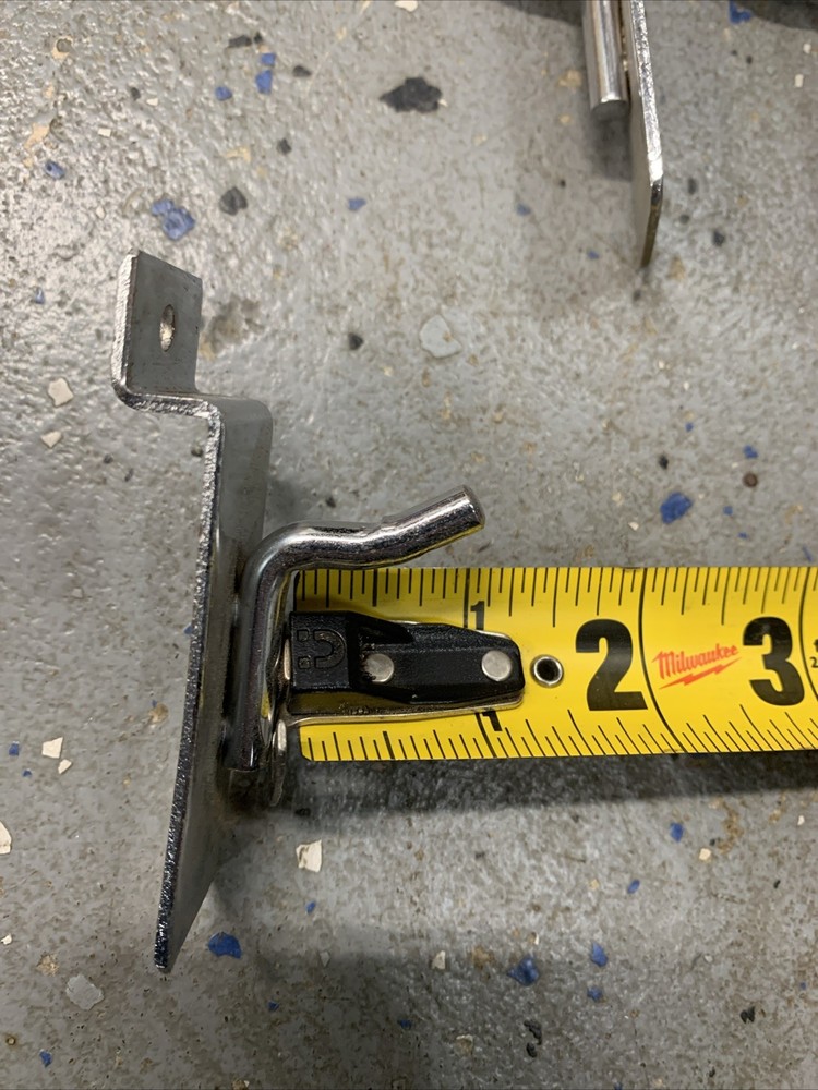 Slatwall Hook Bundle - 39 Pcs chrome / Brown slat hooks 1”