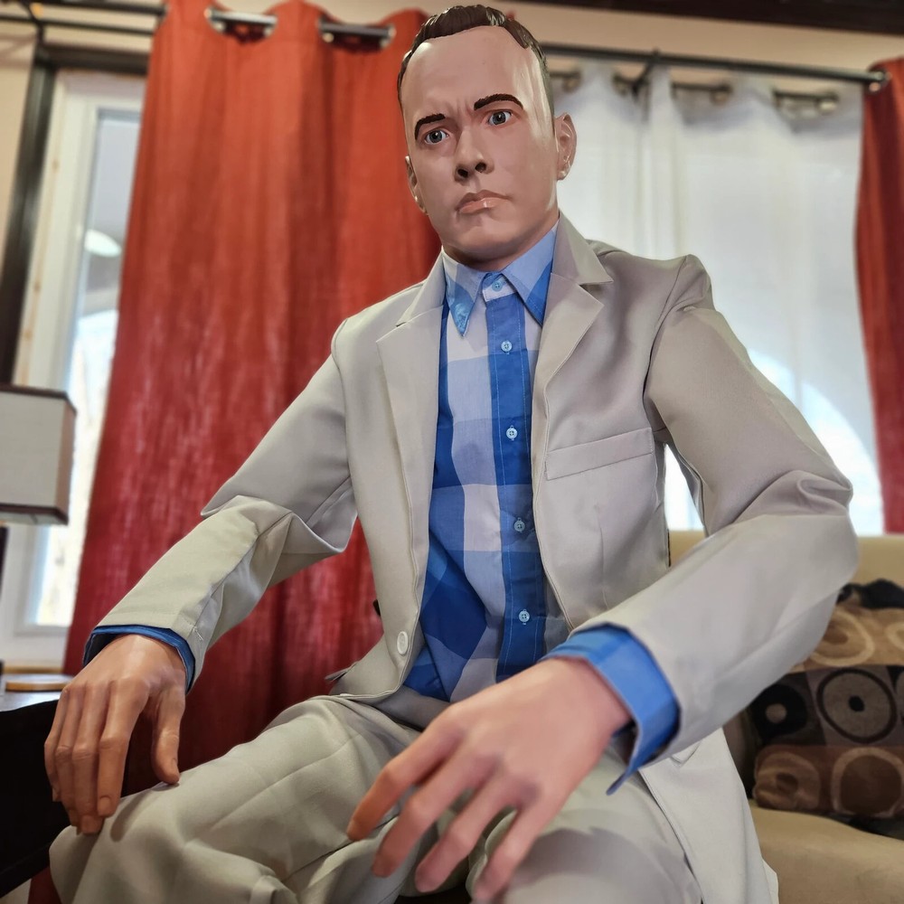 FOREST GUMP Tom Hanks life size prop statue figure