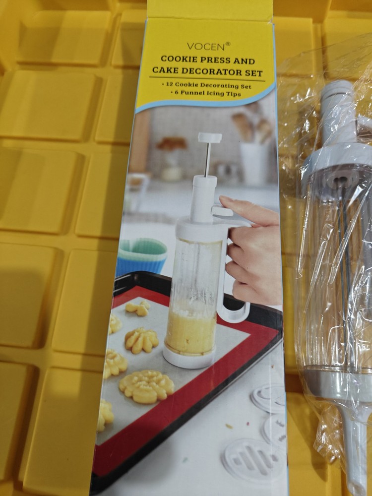 QQ- Cookie Press And Cake Decoration Set