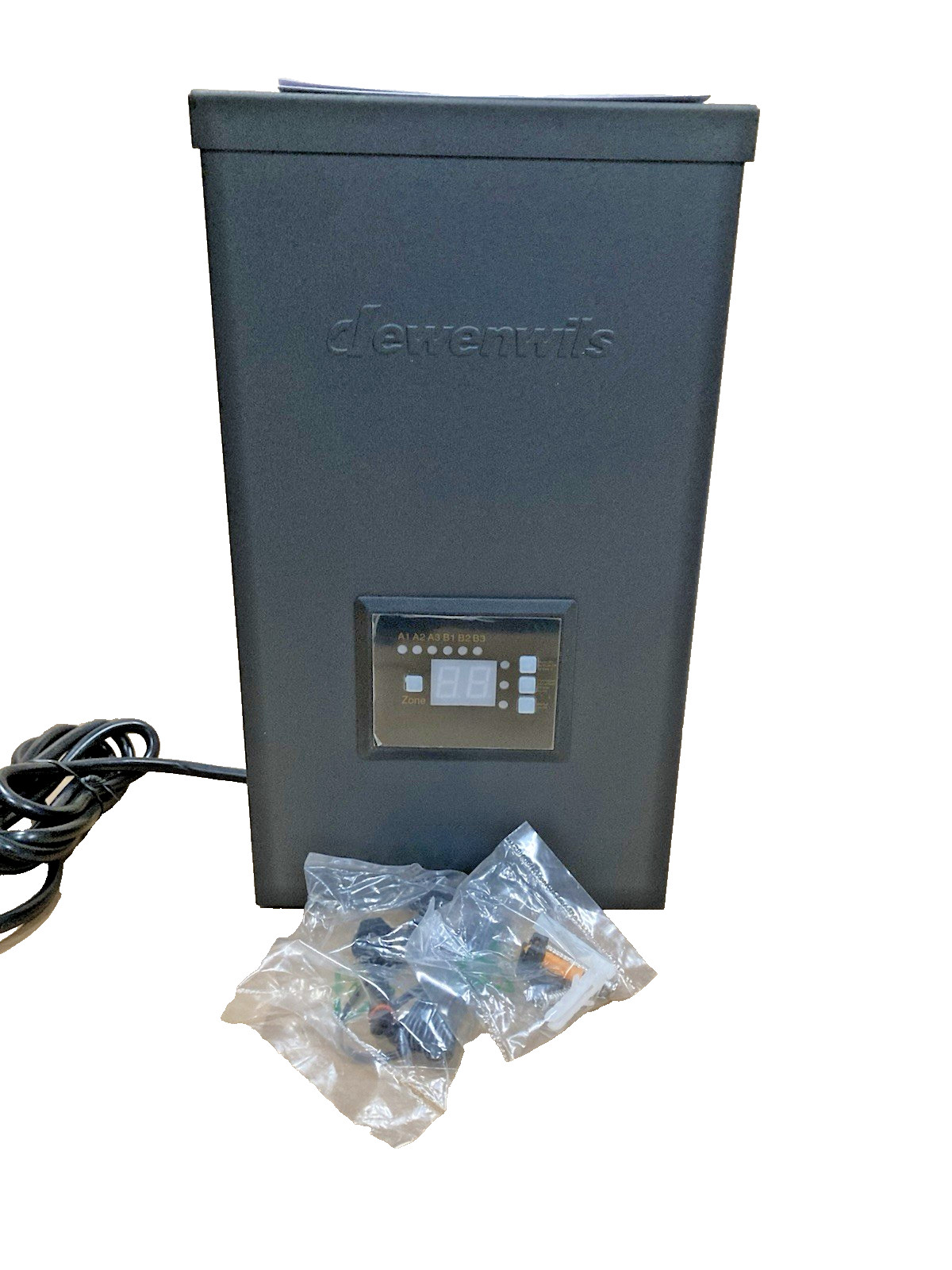 Low Voltage 600-Watt Metal Landscape Lighting Transformer with Timer