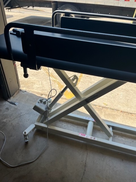 Armedica Hi/LO Treatment Table