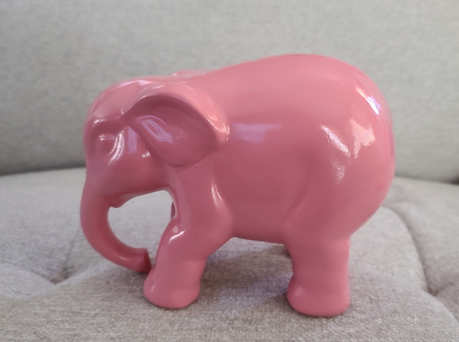 NEW Delirium Tremens Pink Elephant 8"x6" Logo Belgian Beer Sculpture Bar Ceramic