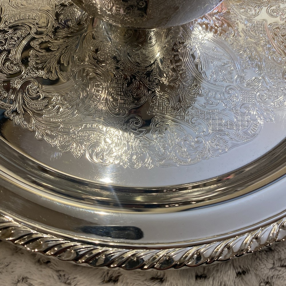WM. A Rogers By Oneida LTD Silversmiths Silver Plated Chip And Dip Server 8016
