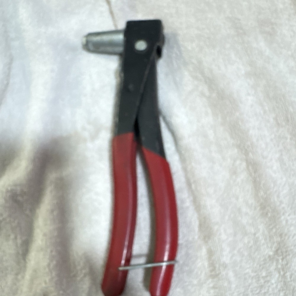 Vintage Ajax Hardware by Scovill Professional Riveter