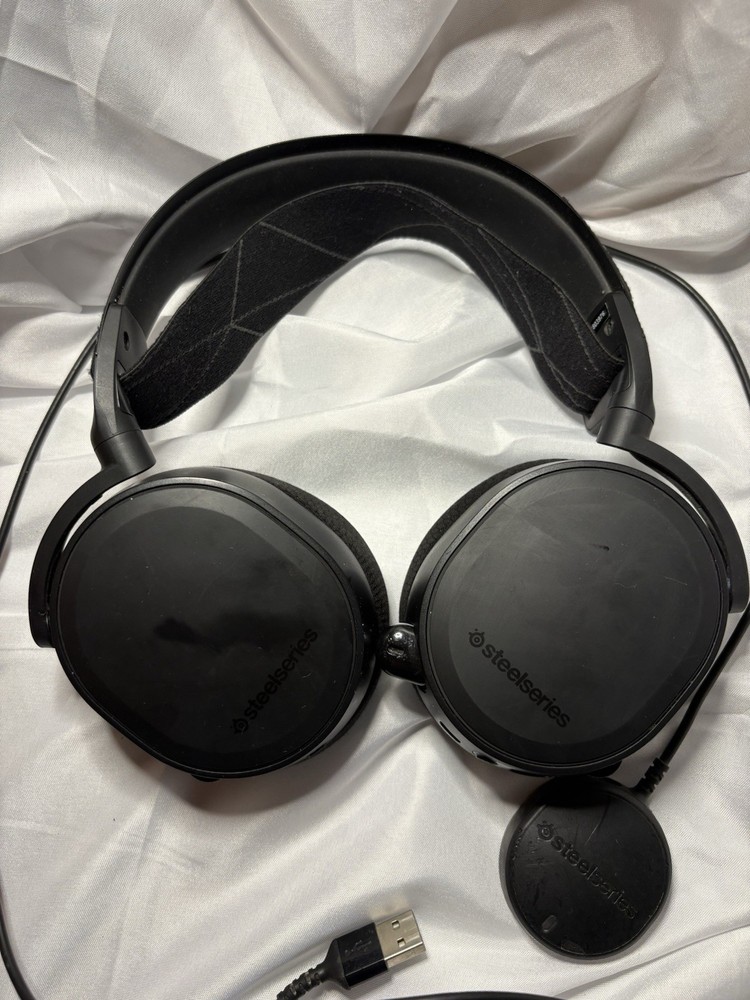 SteelSeries Black USB Gaming Headset Adjustable Headband Over-Ear Double