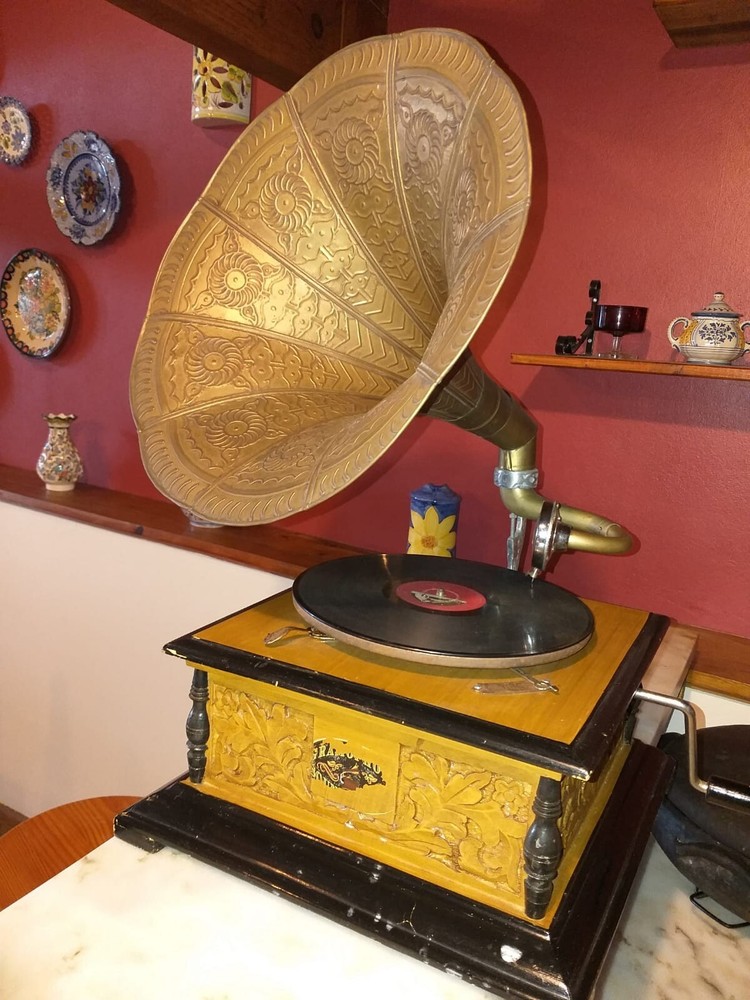 gramophone