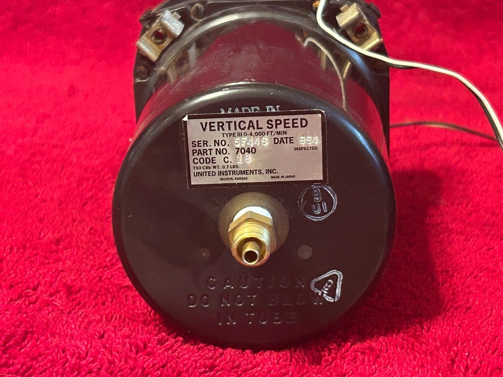 UNITED INSTRUMENTS LIGHTED VERTICAL SPEED INDICATOR P/N 7040-C18 BEECHCRAFT