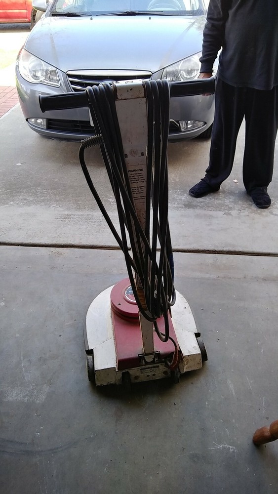 A 20 Uhs Advanced Floor buffer 
