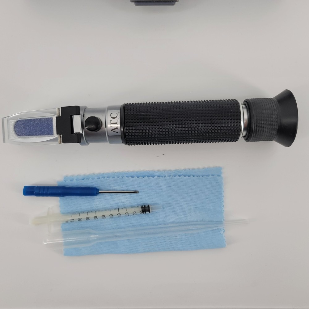 ATC Portable Hand Held Tool Refractometer with Gray Carrying Case
