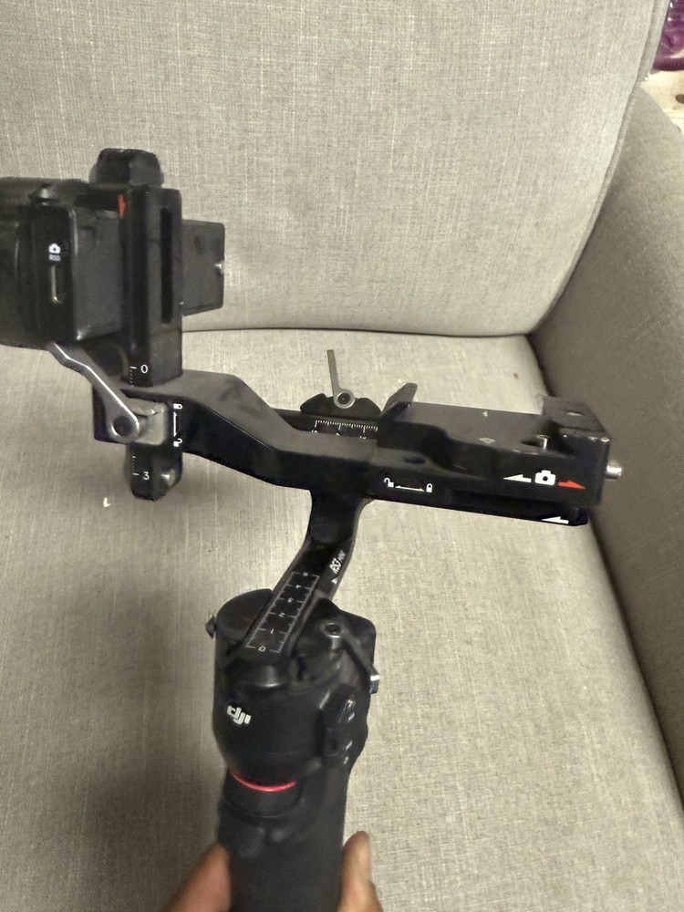 DJI RS 3 Mini, 3-Axis Gimbal Stabilizer - READ MORE - AS IS