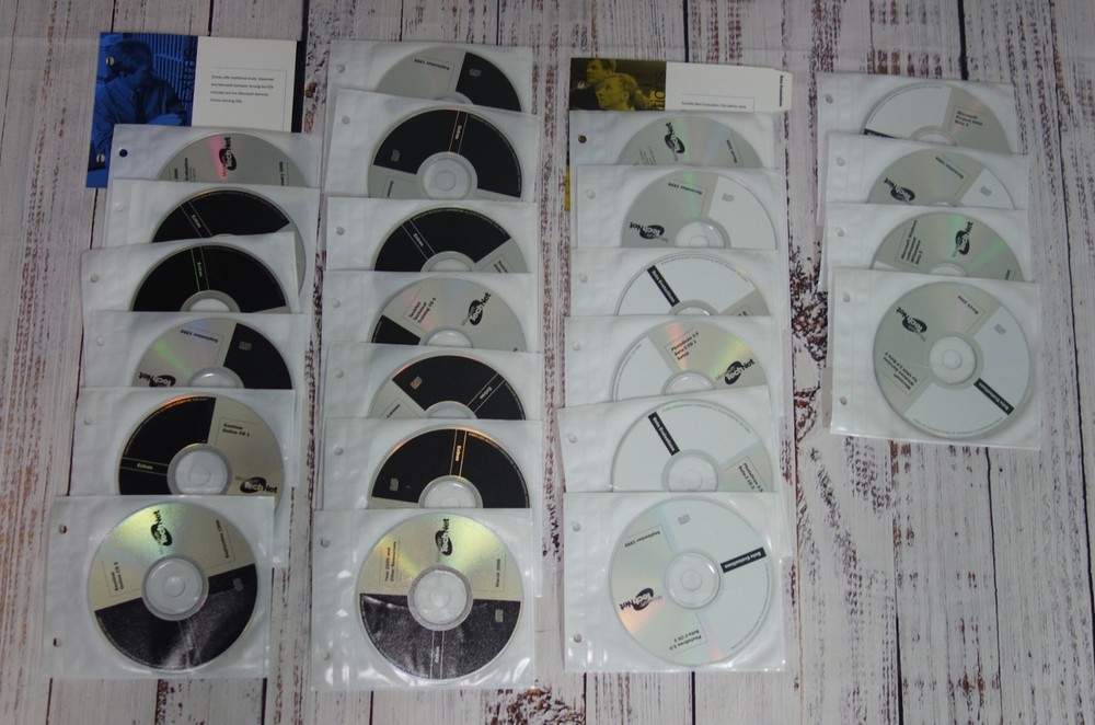 Vintage Microsoft TechNet Plus CD Subscription With Binder 45 CDs 1999-2000