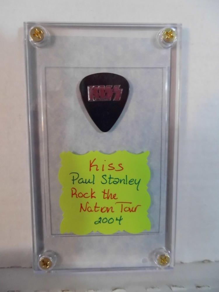 KISS~PAUL STANLEY~GUITAR PICK IN CASE~2004 READ DESCRIPTION  (38)