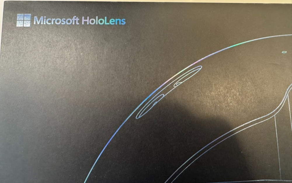 LIGHTLY USE: Microsoft HoloLens 1 Headset- With Box