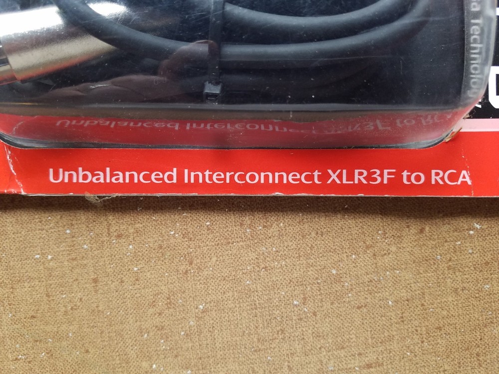 XRF-105 XLR3F-to-RCA Cable + 4 SwitchCraft Connectors