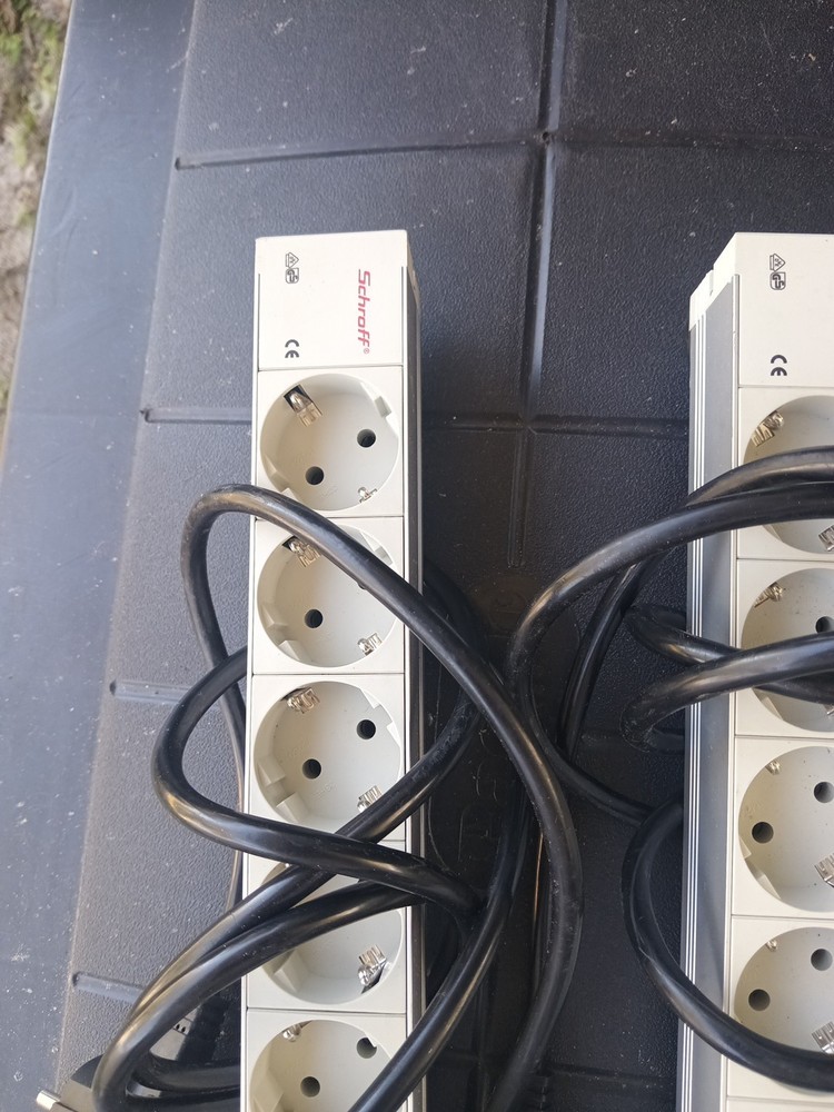 QTY 2 SCHROFF 8 SOCKET POWER STRIP 60110-202