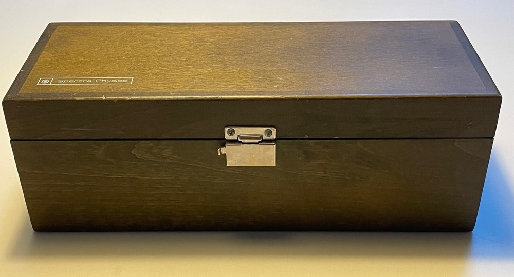 Spectra-Physics 336 multi-wavelength collimating lens + 332 spatial filter