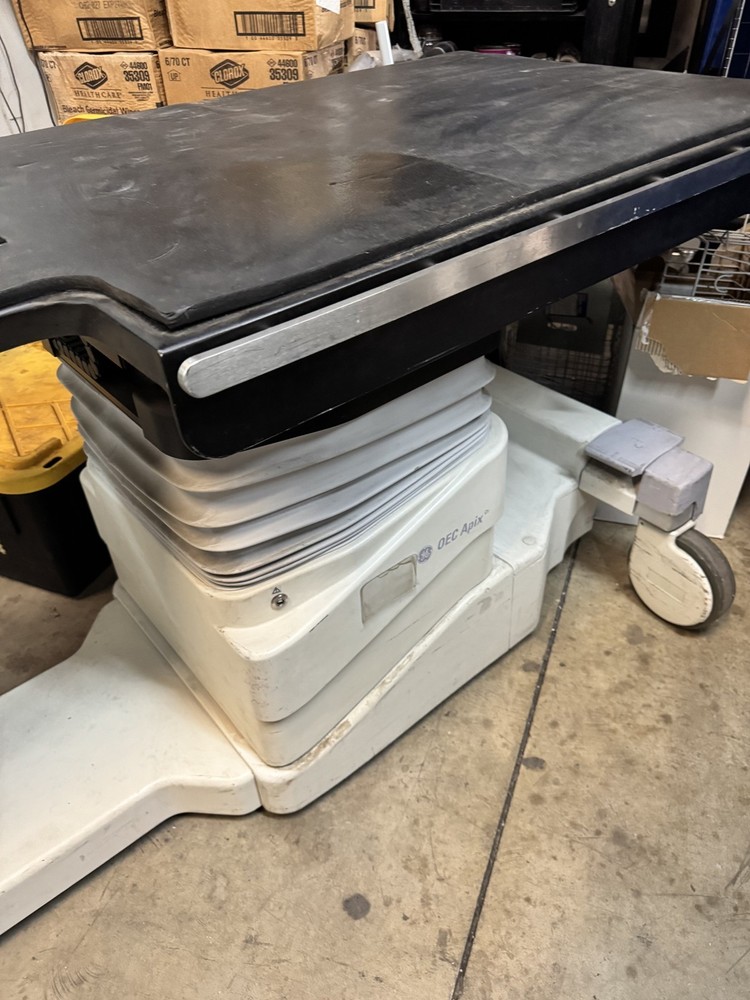 GE Apix CV Imaging table
