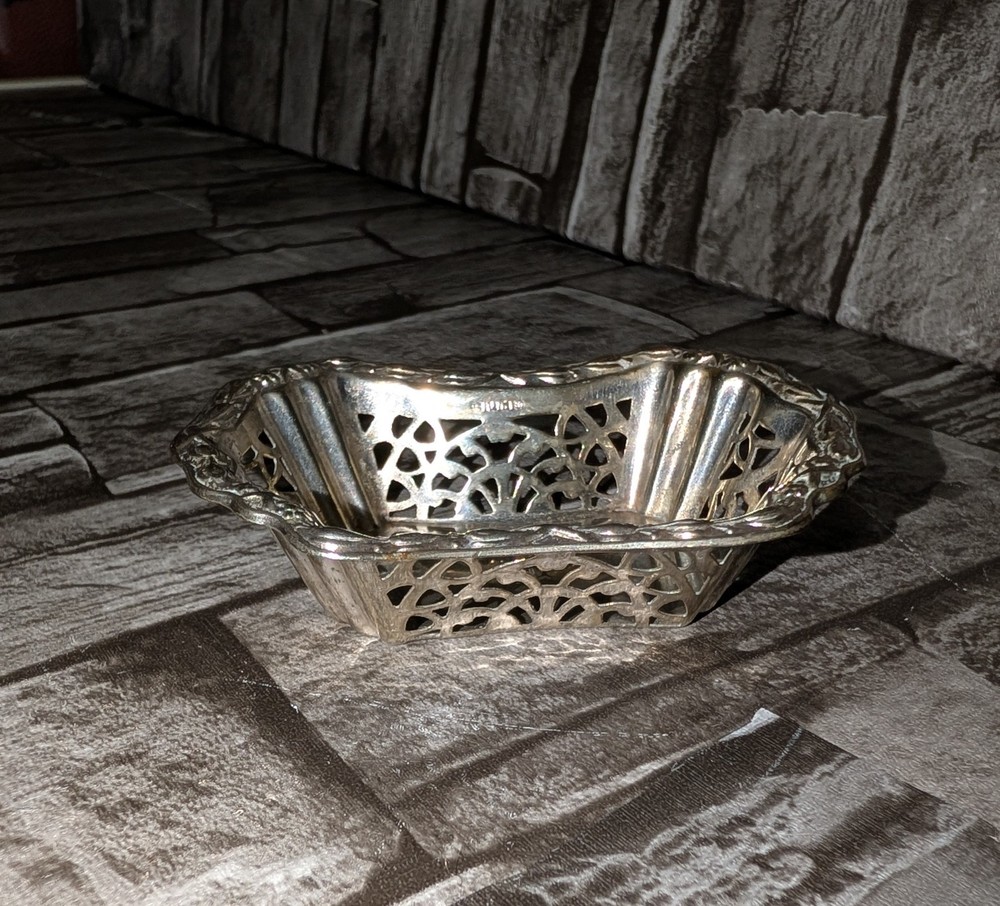 Antique Miniature Candy Nut Bowl 3x3x1" Silver Plated. Made In England.Mngrmd L