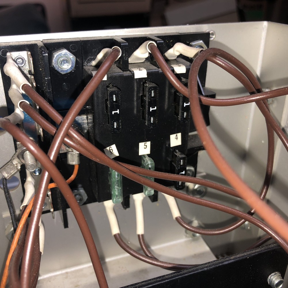 Lambda 7A 24vdc power supply With 6 Fused Outputs