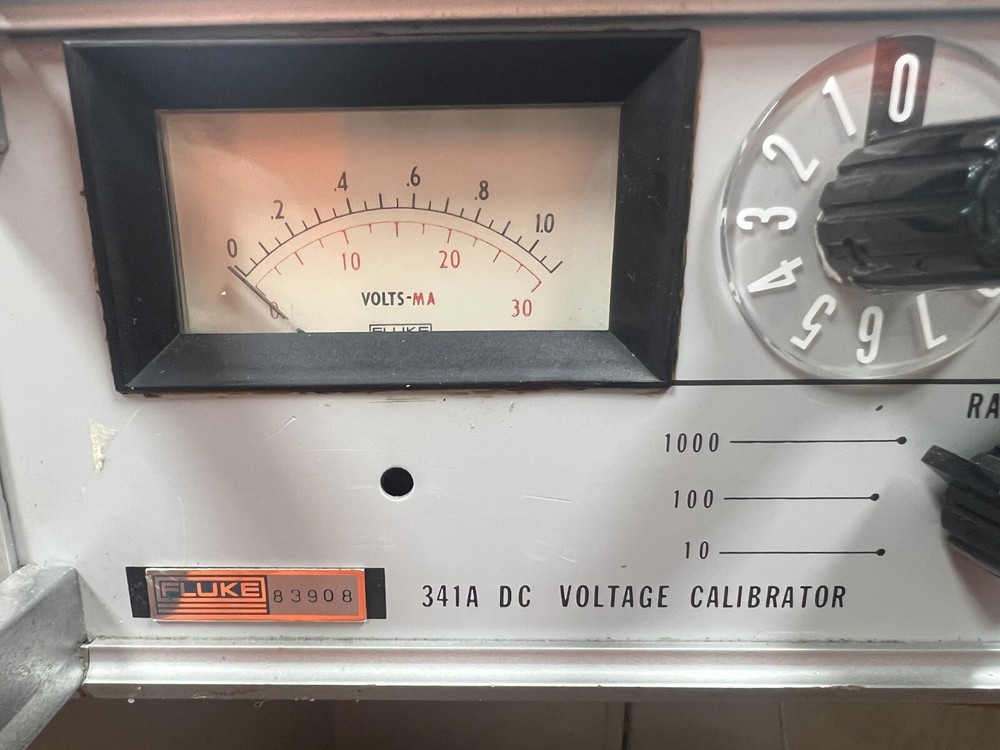 👀 FLUKE 341A DC VOLTAGE CALIBRATOR