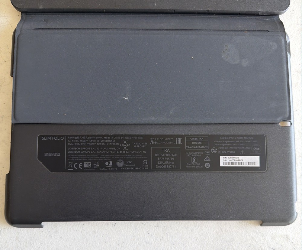 Logitech Slim Folio Keyboard Case for iPad 7th 8th 9th Generation Graphite