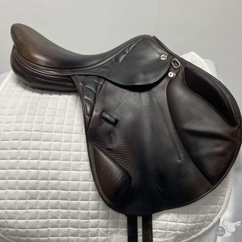 Prestige 17" M DX Jumping Saddle