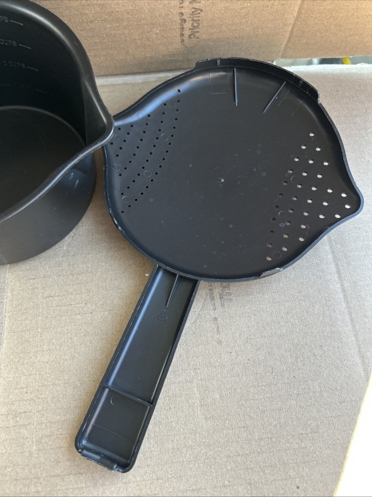 Pampered Chef Micro Cooker Microwave Steamer Rice Strainer Black 1 Quart