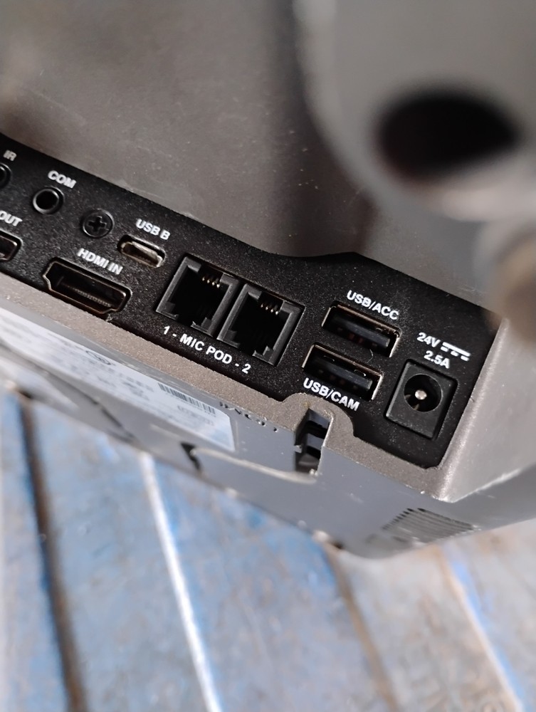 Crestron CCS-UC-1- Tabletop UC Video Conference System Read Description