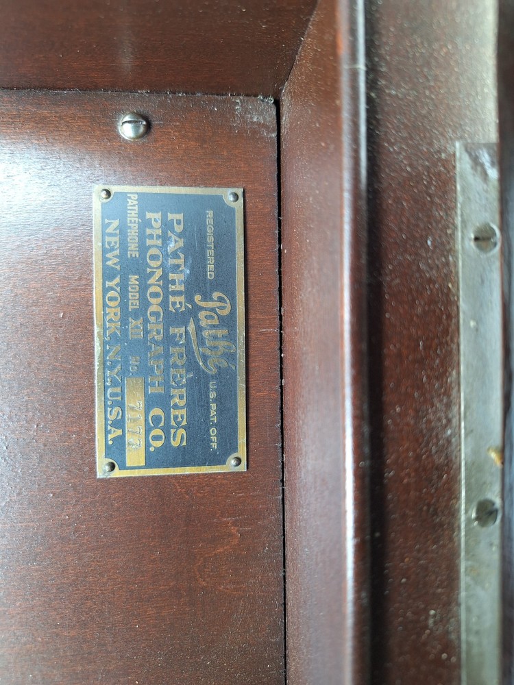 Pathe vintage phonograph record player 