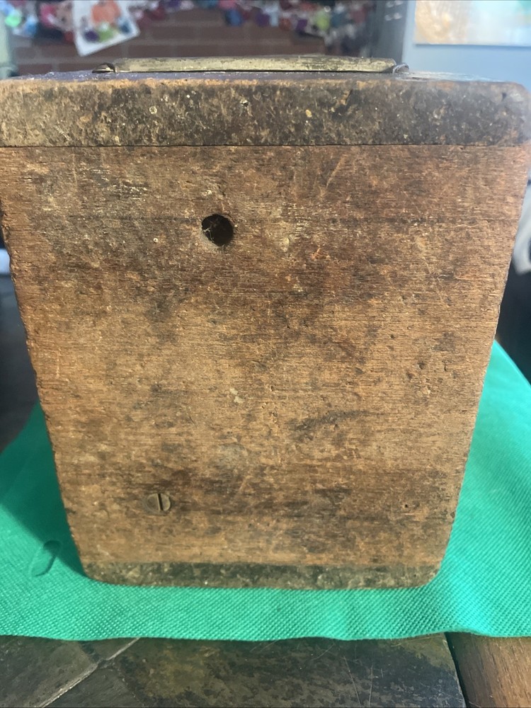 ANTIQUE ''DU PONT'' BLASTING MACHINE NO. 2