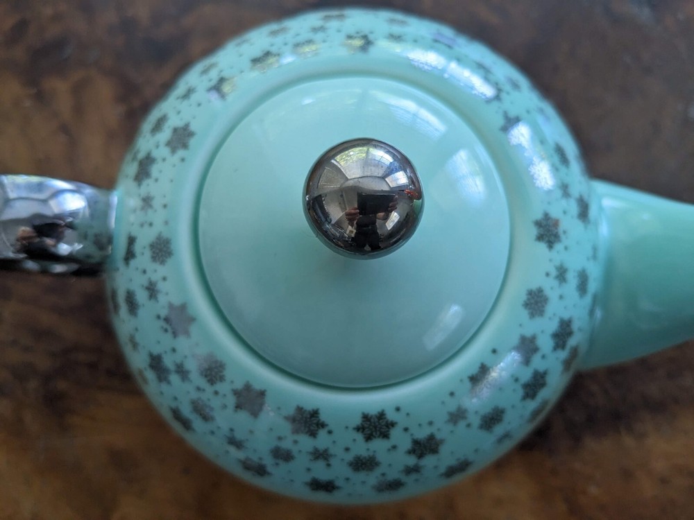 Ciroa Green Teapot With Silver Snowflakes