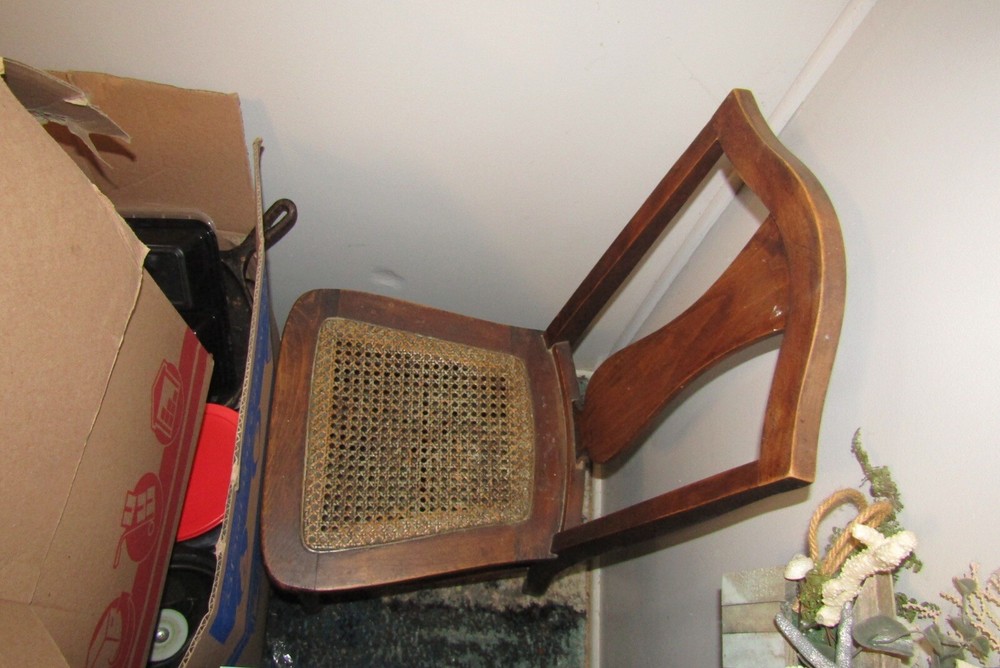 vintage desktop And chair