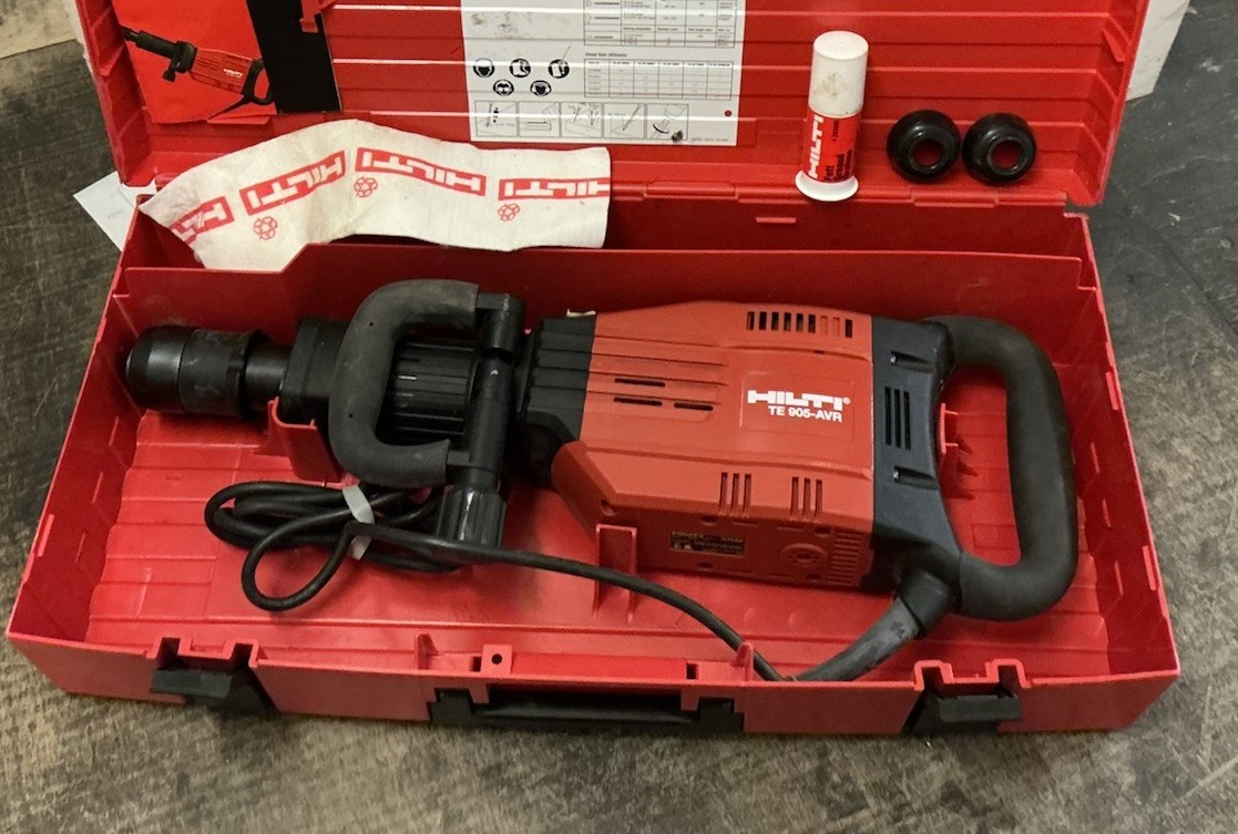 HILTI TE 905-AVR Demolition Hammer/Concrete Breaker w/ Case