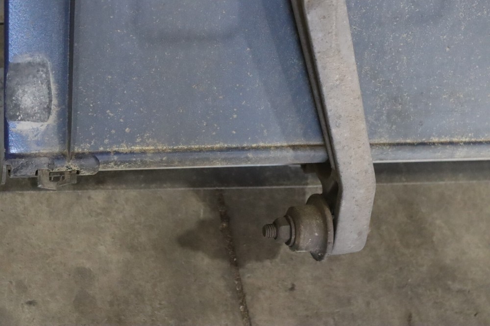 2008-2017 FREIGHTLINER CASCADIA 125 LEFT FORWARD FAIRING STEP FRAME PANEL OEM