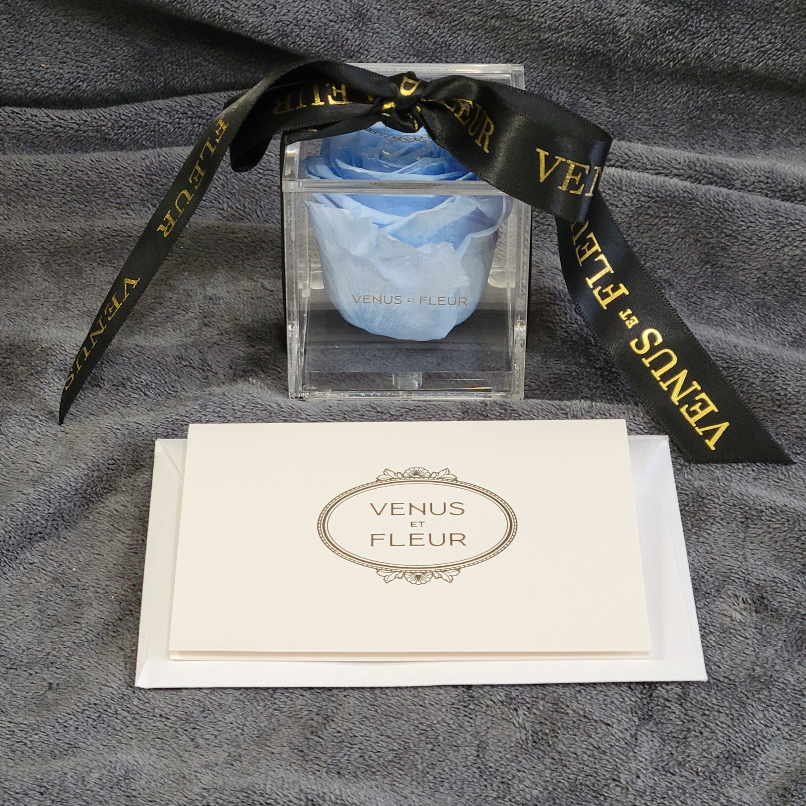 Baby Blue Venus Et Fleur Eternity Rose With Acrylic Storage Box And Note