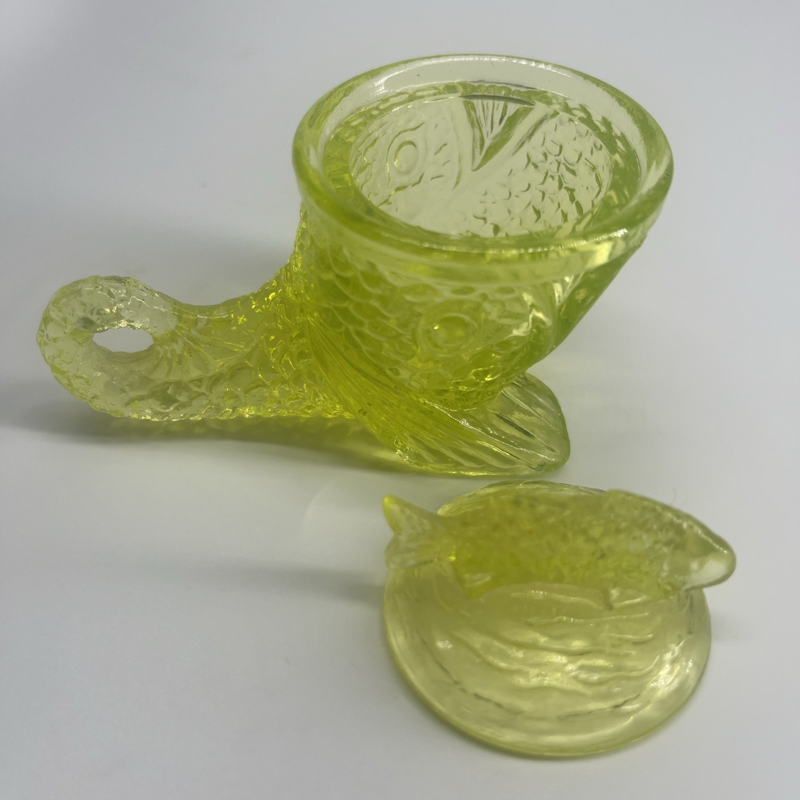 Summit Vaseline Dolphin Fish Whale Salt Cellar w_Lid 3.5" Uranium Topaz Canary