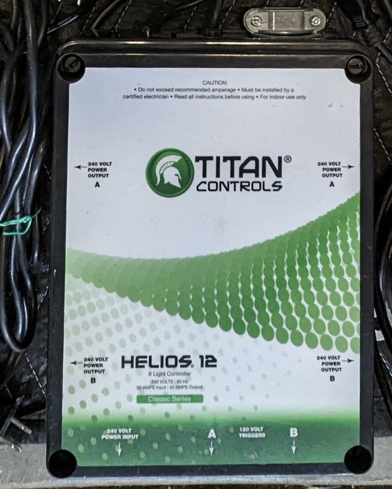 Titan Controls 8 Light Controller with Dual Relay Trigger Cords, 240V Helios 12
