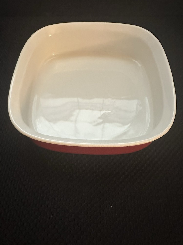 Corning Ware Etch Stoneware Red Small Baking Dish 27 Oz, 9 1/2 inch; EUC