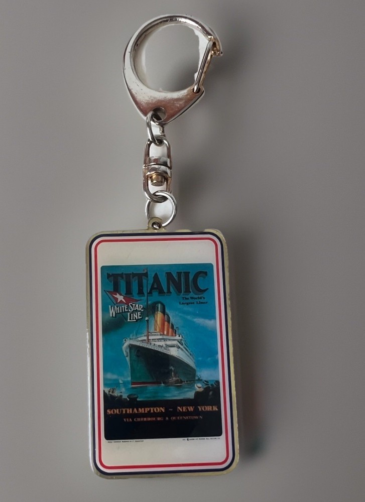 Titanic White Star Line Keychain