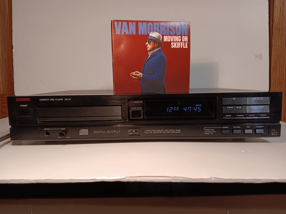 Luxman DZ-111 CD Player (With Remote) Tested