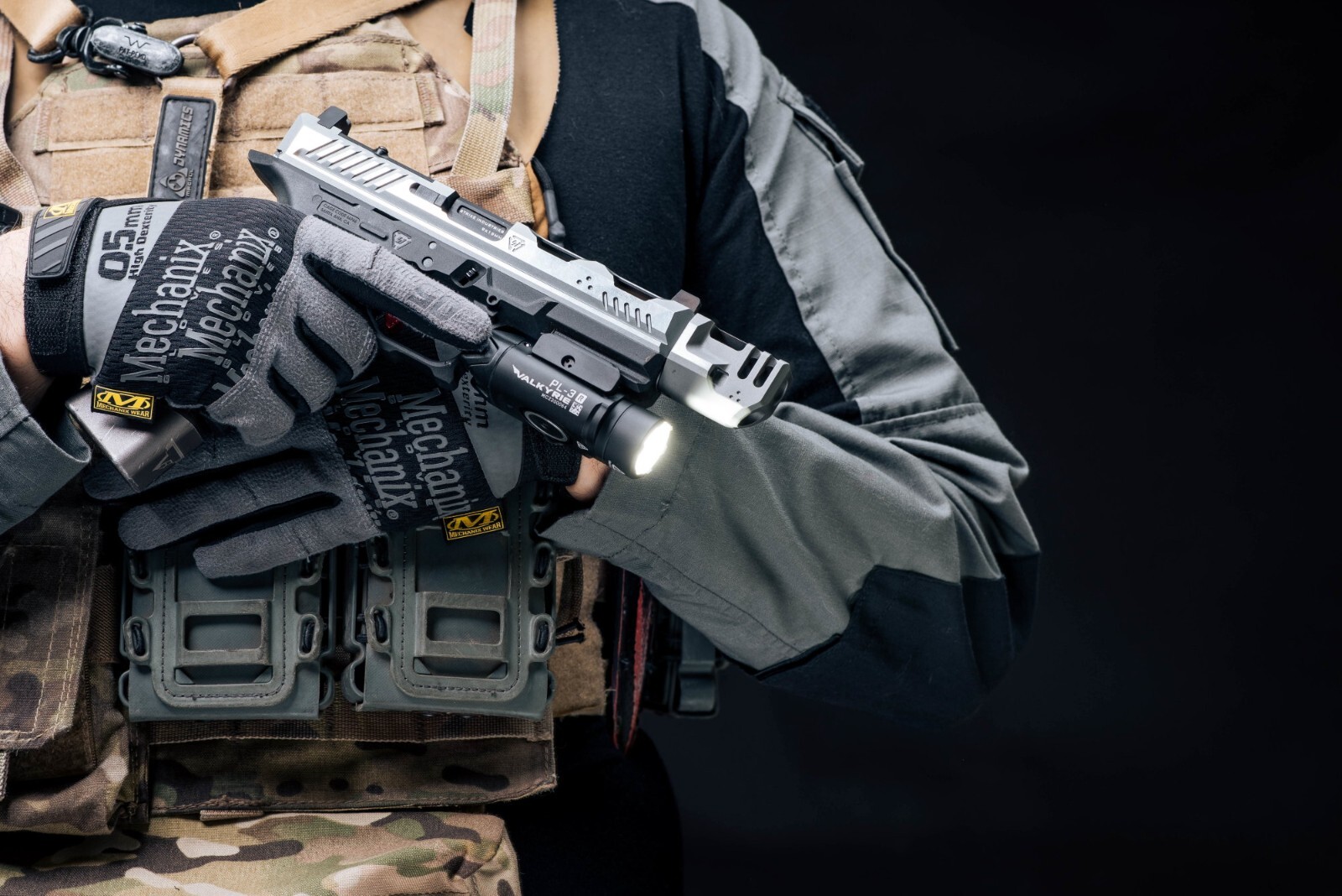 Olight PL-3R Valkyrie Rechargeable Rail Mounted Tactical Light, Black, 1500 Lume