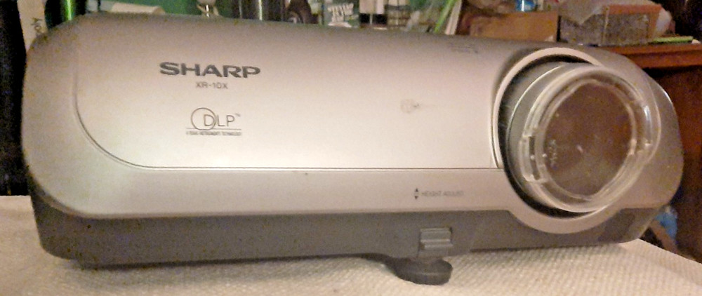 Sharp Notevision XR-10X Multimedia Projector with Leather Carrying Case