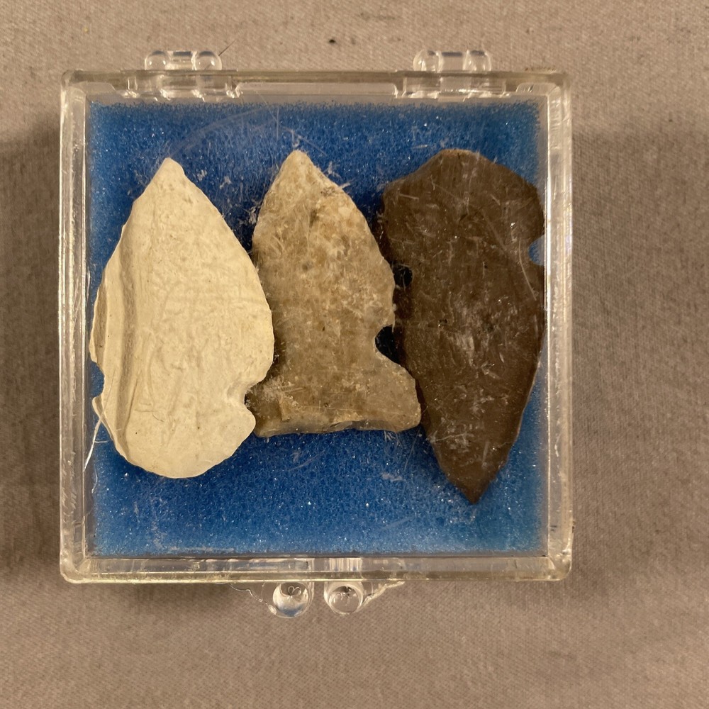ARROWHEADS 3 ARROW POINTS IN BOX